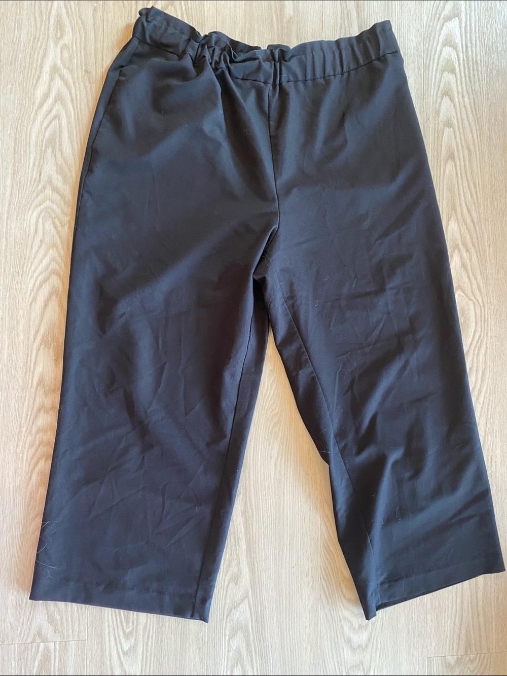 Black Elastic Waist Cropped Pants